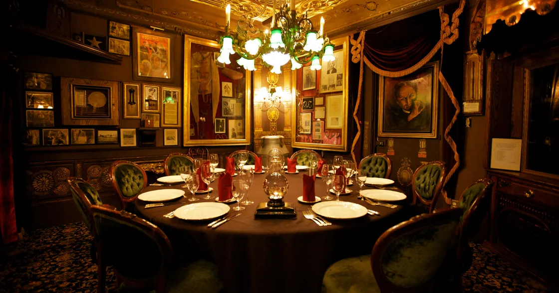 The Magic Castle: Summoning Harry