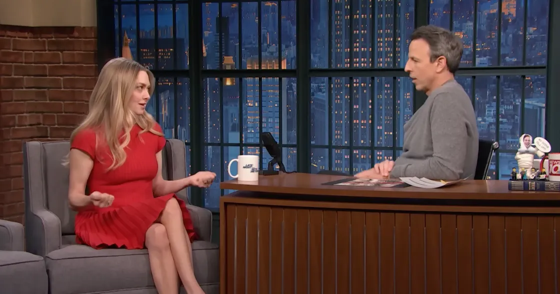 Amanda Seyfried Does Magic